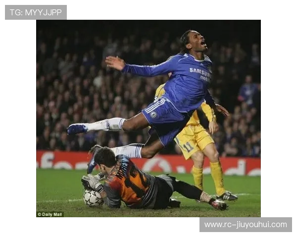 全面解析足球比赛中假摔行为应受到的黄红牌及追加处罚规则详尽说明